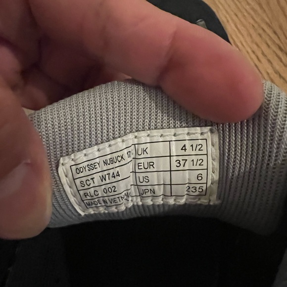 Lacoste sneakers - Picture 8 of 9